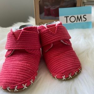 TOMS Red Corduroy Cuna Boots